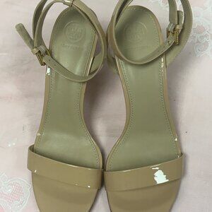 Tory Burch-Women-43411-Tan Patent Leather Heel Double T logo Sandals.Sz-9,5M.Chi